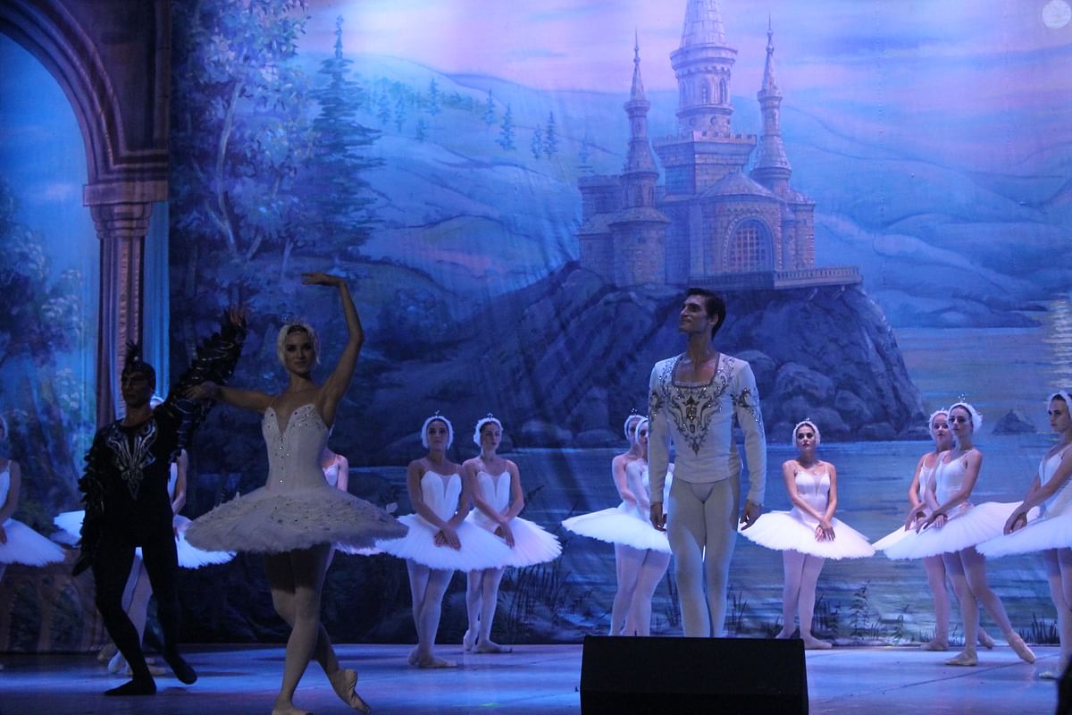 We went to watch Swan Lake on Friday evening, and we are truly spellbound by the magic we saw on stage!