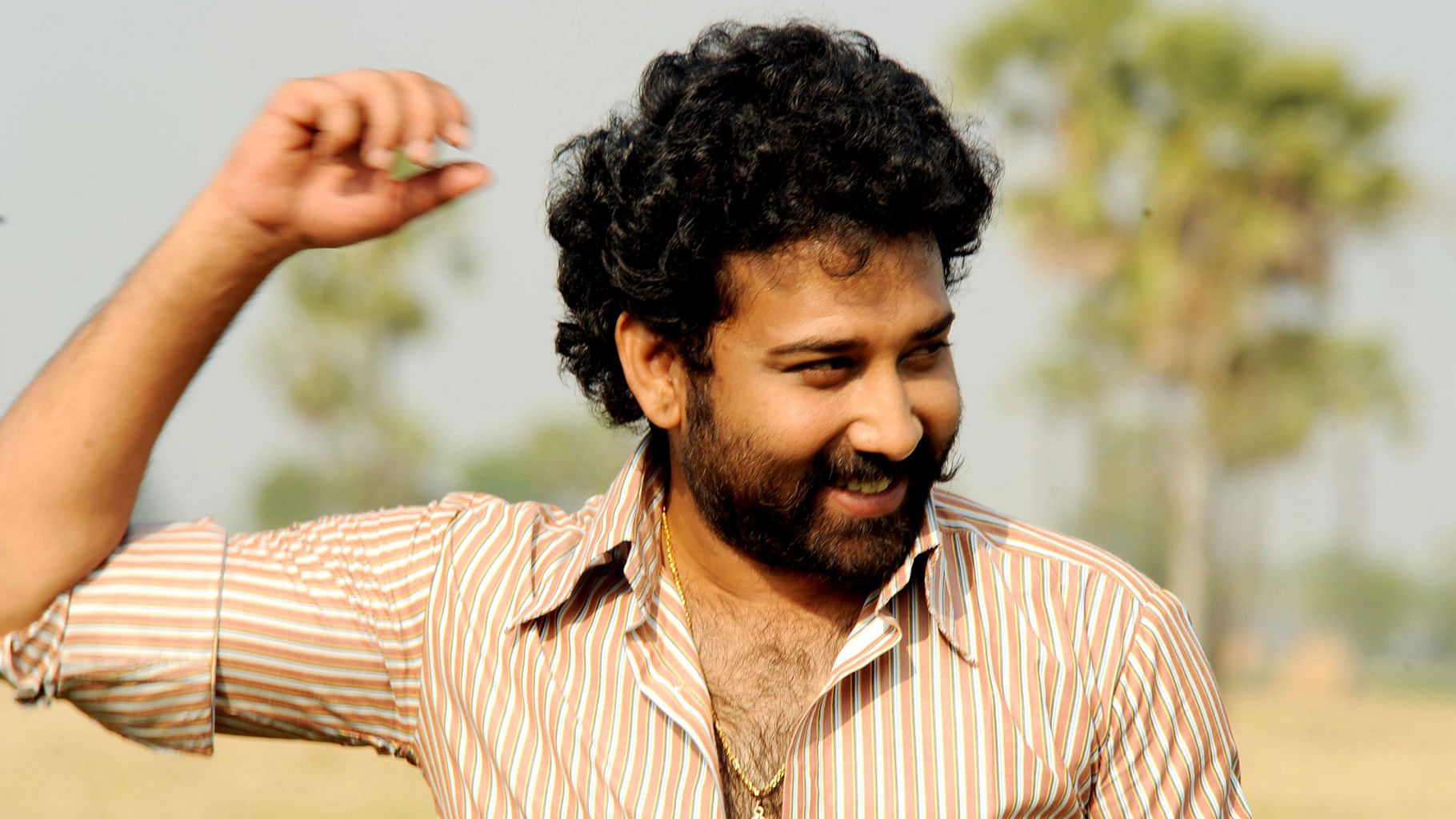 Siva Balaji wins Season 1 of Bigg Boss Telugu. He aims to spend a few days crying it out with his wife, before deciding on what to do next.