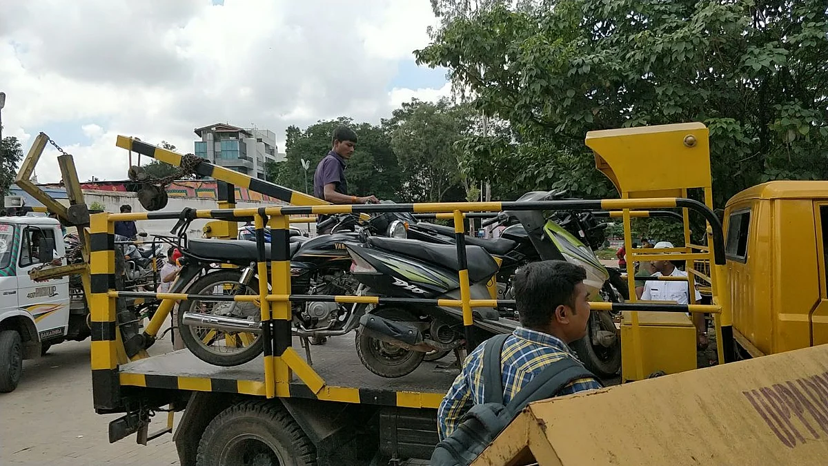 Motorcycles left behind by protesters were towed away by cops. 