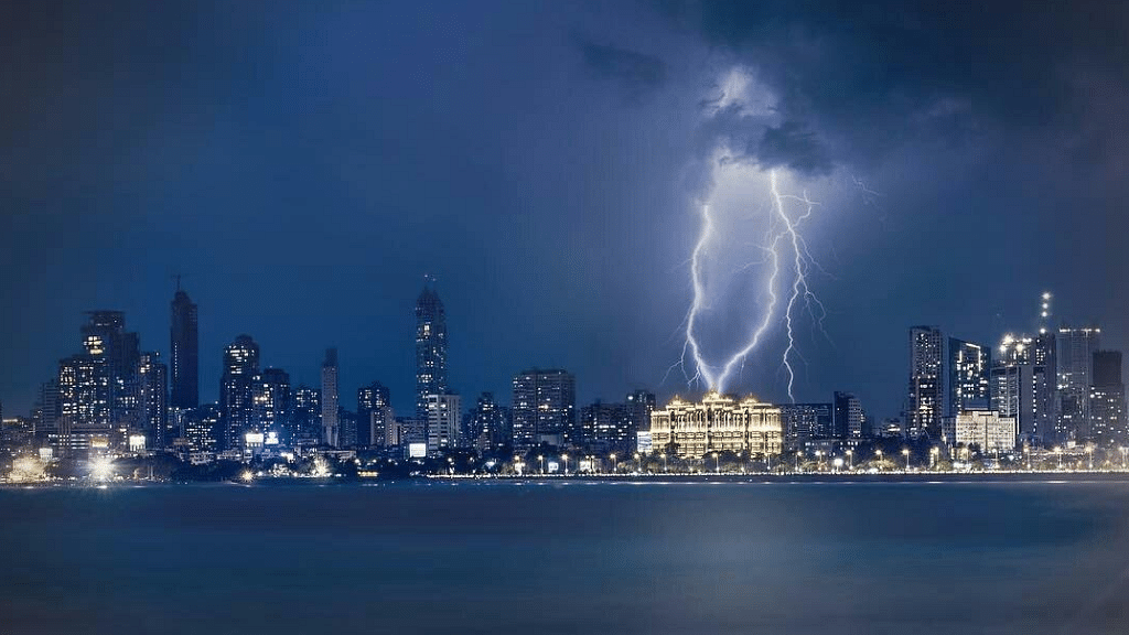 Several parts of Mumbai experienced thunderstorms on Thursday evening leaving citizens unprepared. 
