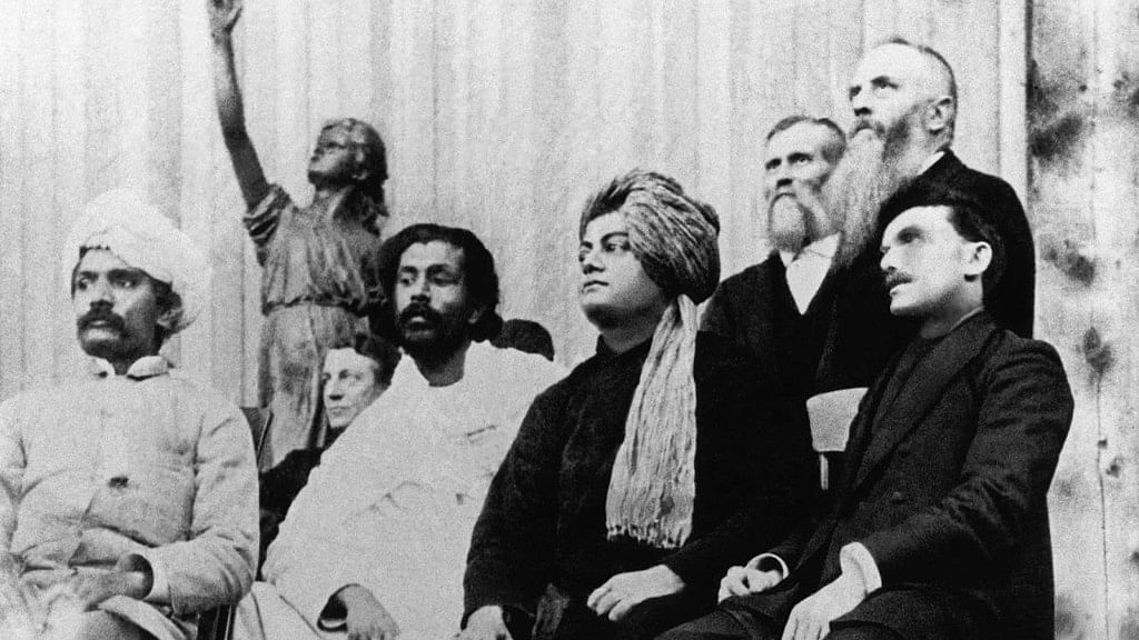From left to right: Virchand Gandhi, Hewivitarne Dharmapala, Swami Vivekananda, (possibly) G Bonet Maury.