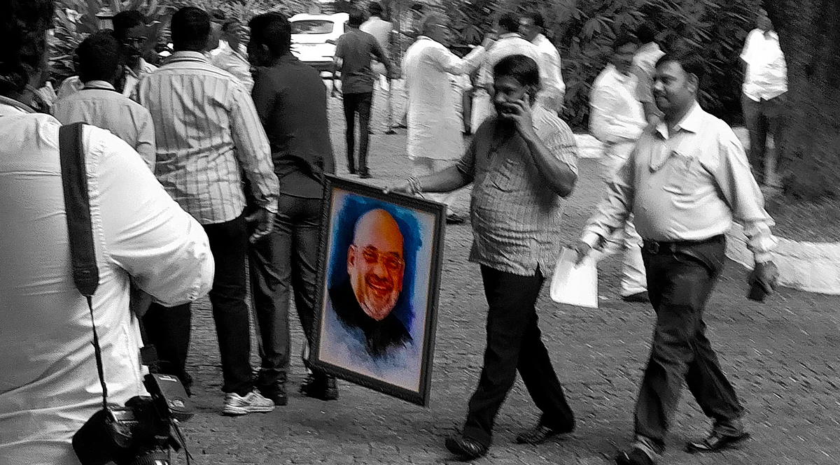 Amit Shah tried to strike truce between them, but failed. 