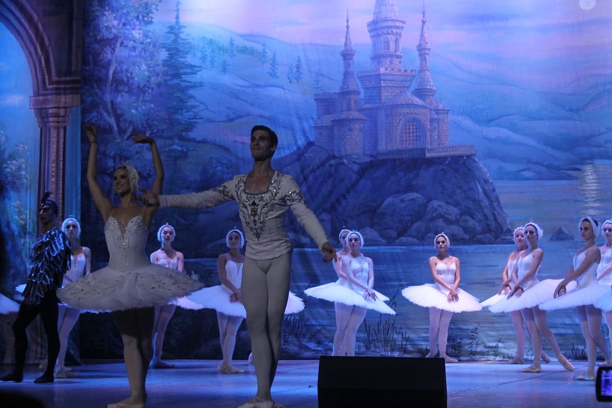 We went to watch Swan Lake on Friday evening, and we are truly spellbound by the magic we saw on stage!