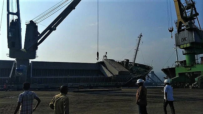 The vessel started tilting immediately, and only settled after it touched the berth.