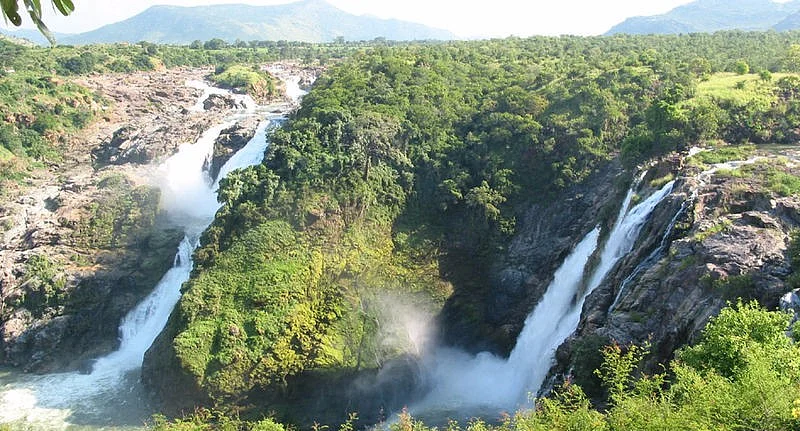 Gaganachukki Falls at Shivasamudram. 