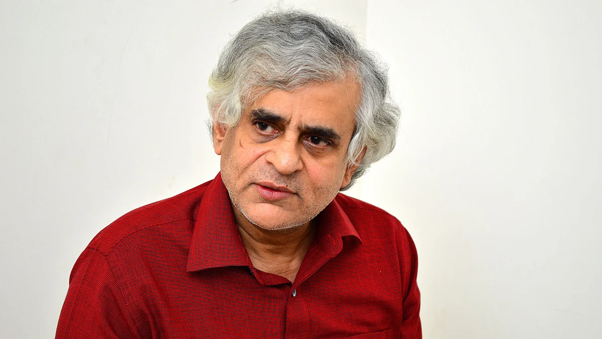 P Sainath urged journalists to be in touch with farmers instead of going by government accounts.