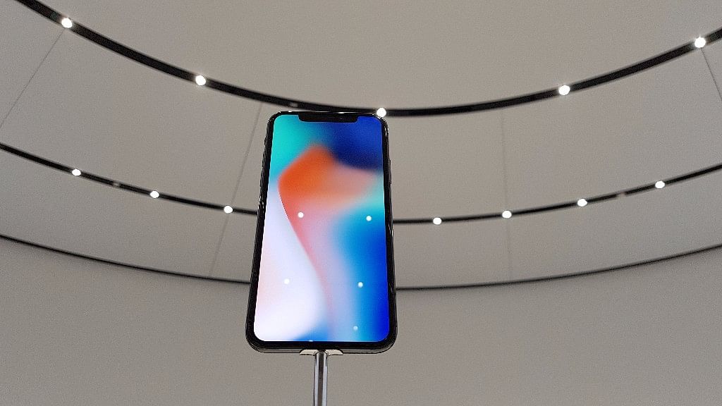 Notch design on Android phones as well iPhones will become the standard in 2018. 
