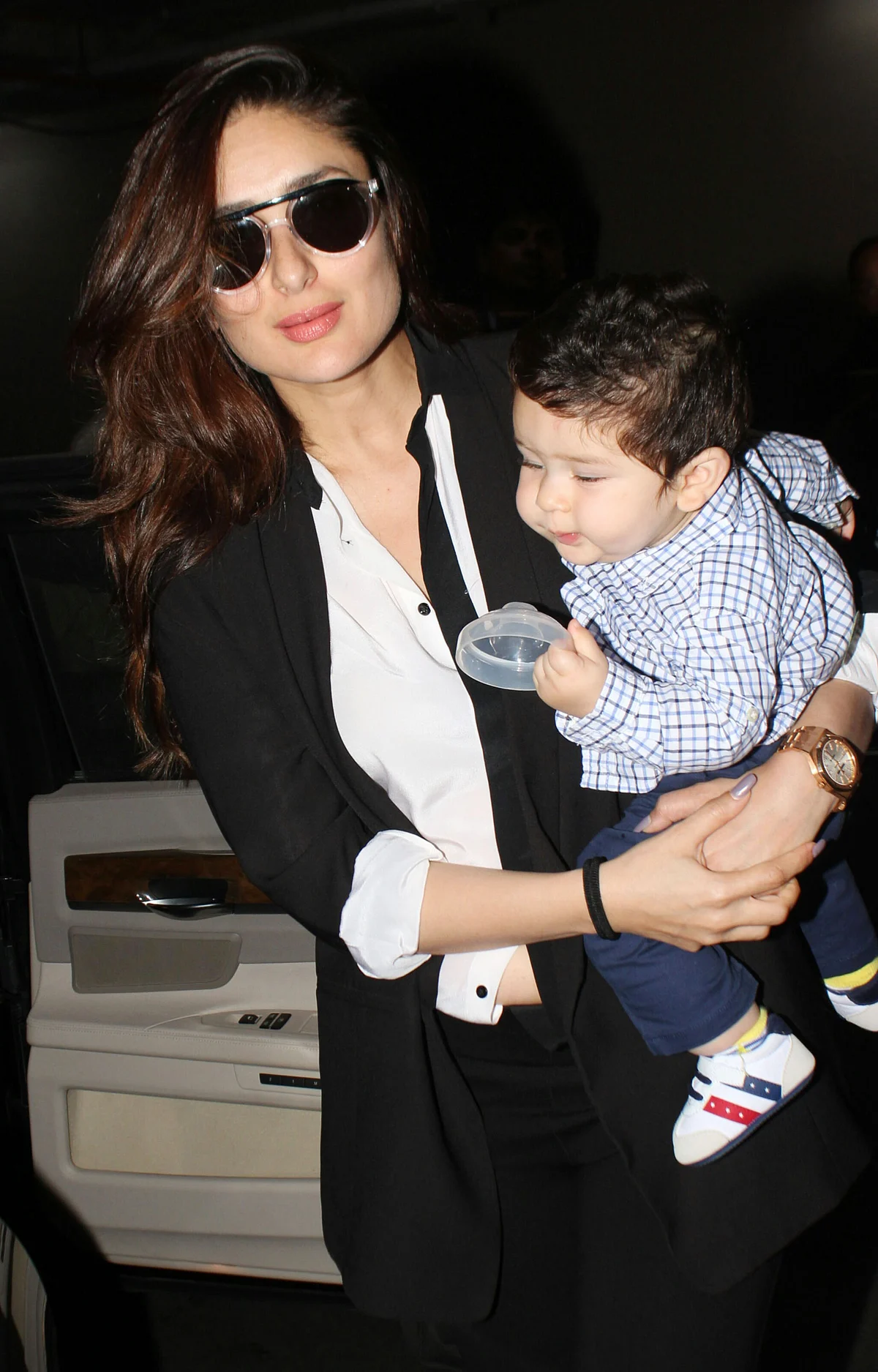 Kareena spotted with Taimur.
