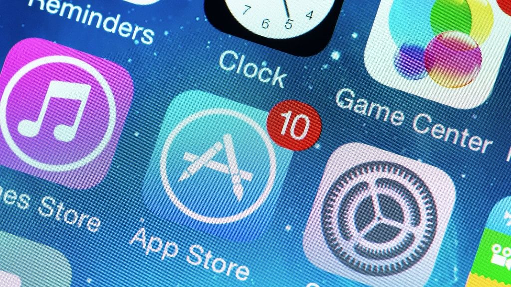 Apple app store continues to remove apps that violate its privacy policy.&nbsp;