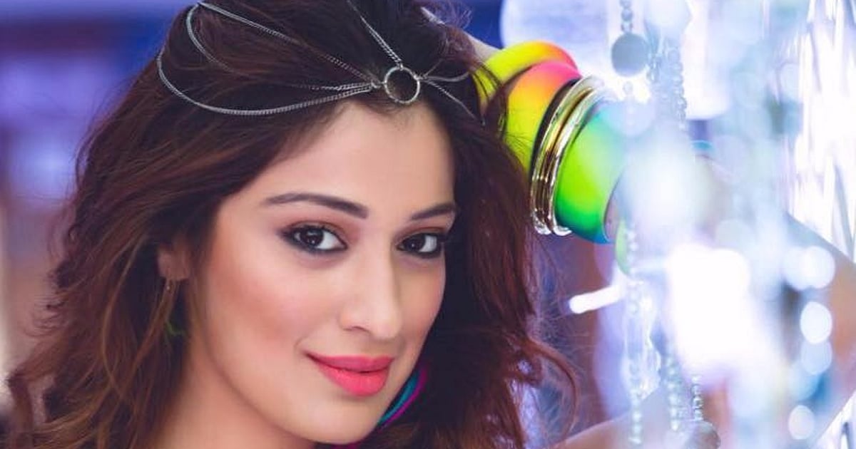 Julie 2 Actor Raai Laxmi