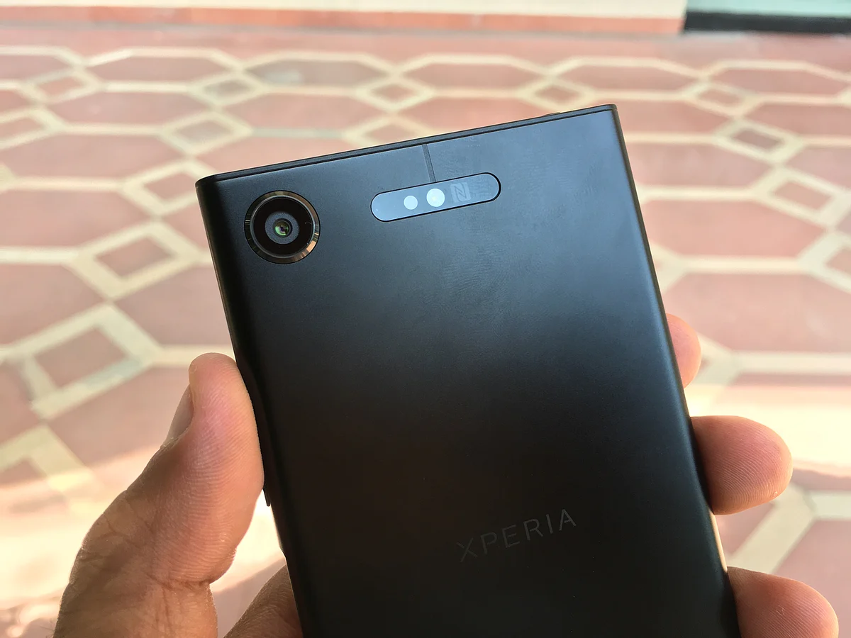The XZ1 supports super slo-mo videos at 960 frames per second.