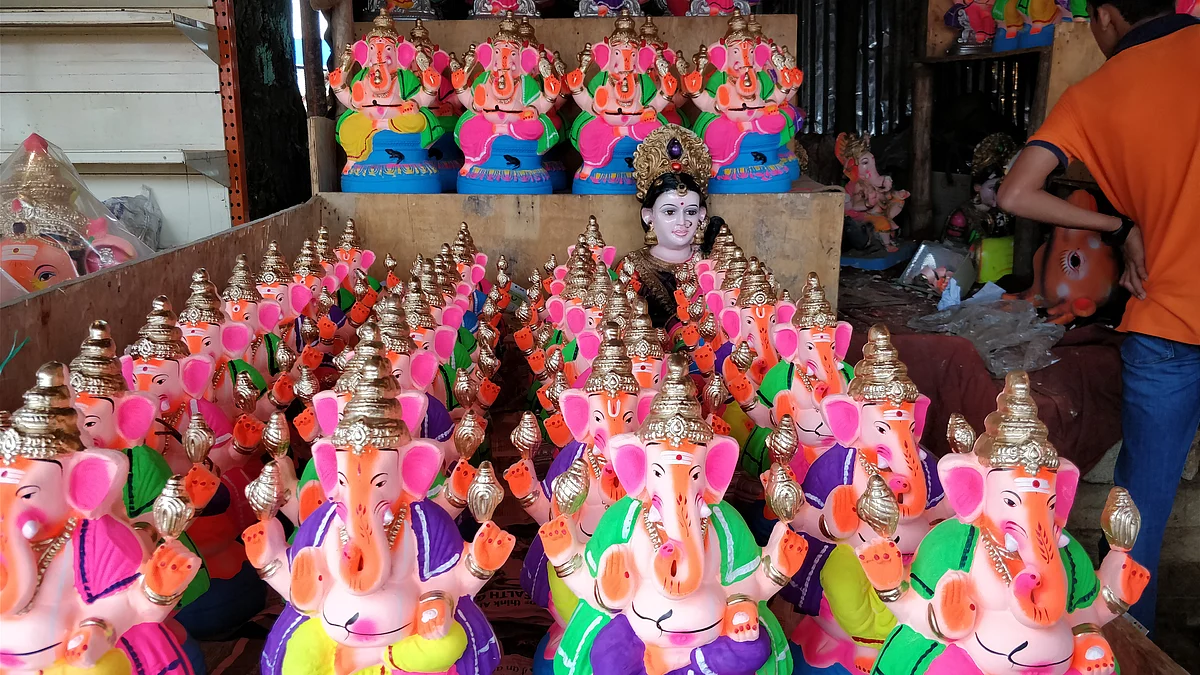 Less than 5% of the idols immersed were made of plaster of Paris.