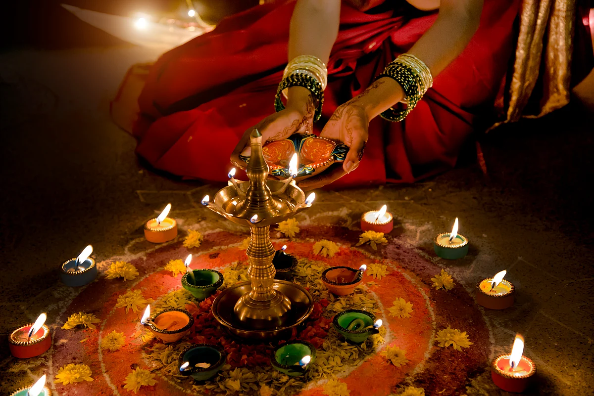 Keep your ethnic game strong this Diwali (Photo: iStock)