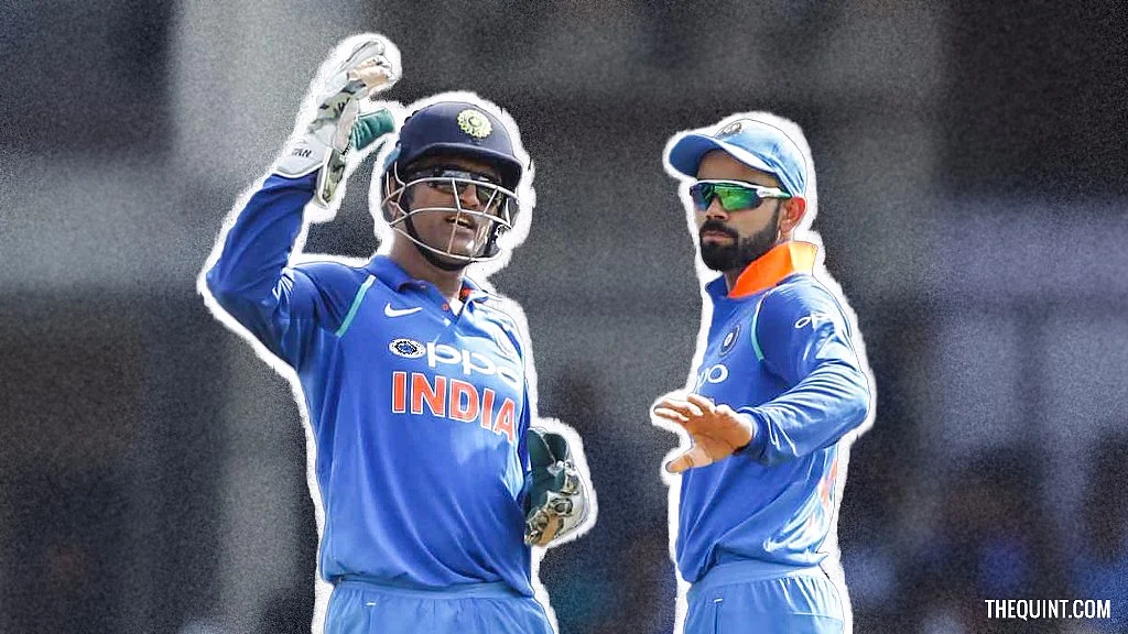 File photo of MS Dhoni (L) and Virat Kohli (R).
