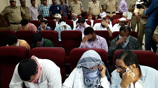 Aged Arab Men Caught ‘Buying’ Child Brides in Hyderabad
