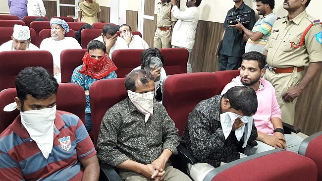 Aged Arab Men Caught ‘Buying’ Child Brides in Hyderabad