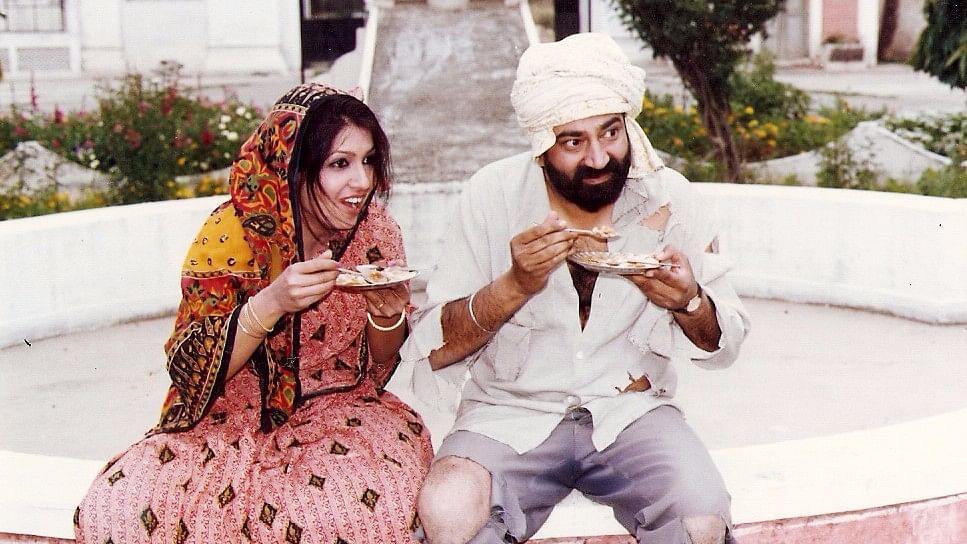 Jaspal Bhatti and Savita Bhatti while shooting the TV series, <i>Flop Show.</i>