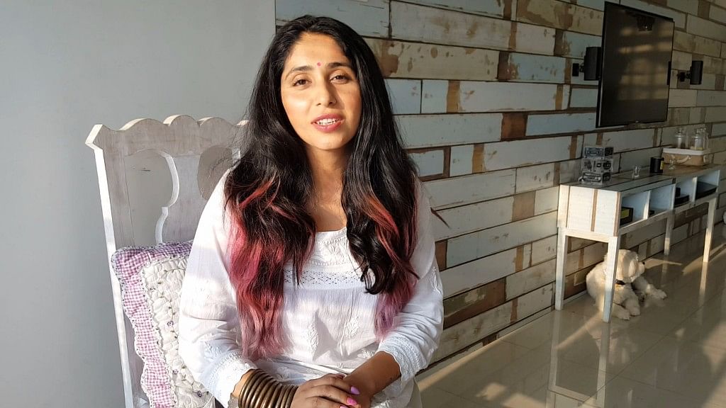 Singer Neha Bhasin gives us some pollution ka solution.