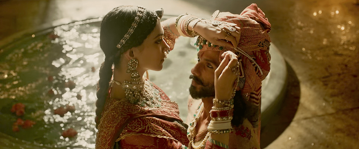 The ‘Padmvati’ trailer featuring Deepika Padukone, Shahid Kapoor, Ranveer Singh hits the spot.