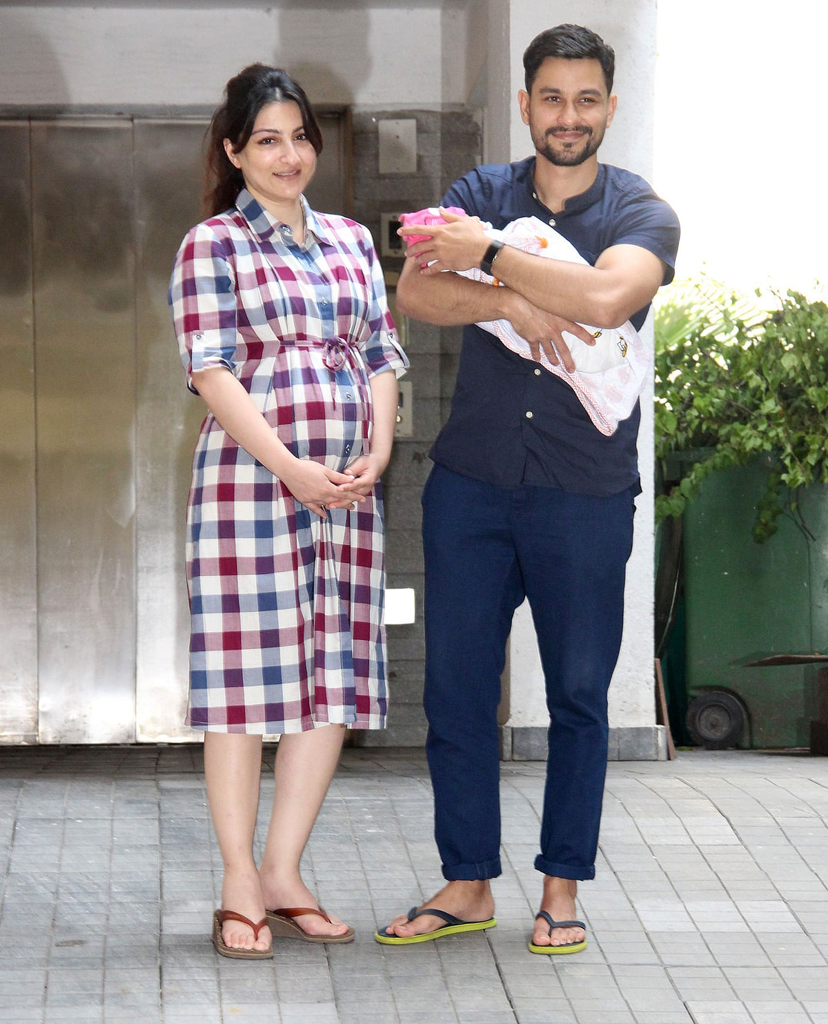 Soha Ali Khan and Kunal Kemmu have named their newborn girl, Inaaya.
