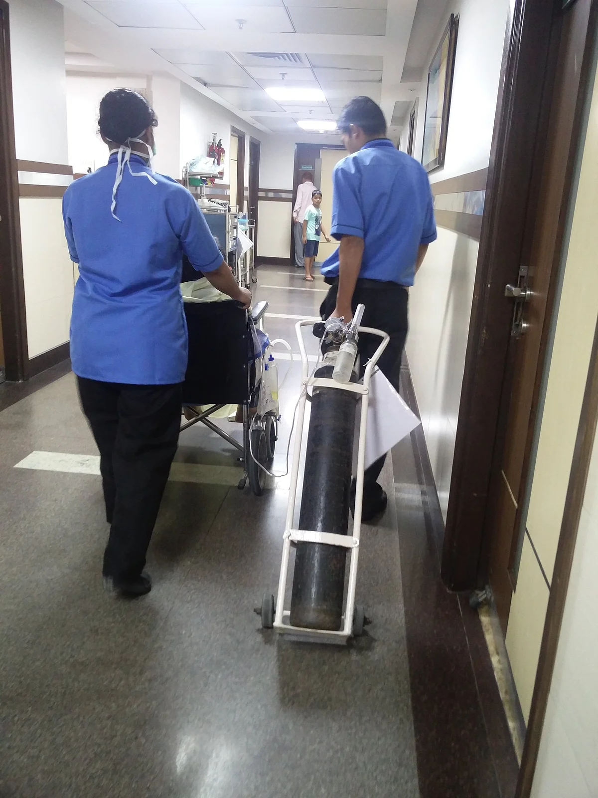 A 45 kg oxygen cylinder lasts 24 hours AND your time starts now.