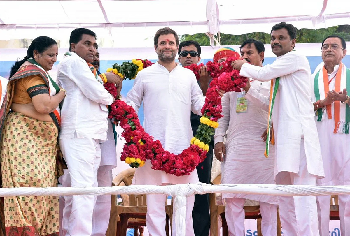Congress Vice President Rahul Gandhi during Yuva Rojgar Khedut Adhikar Navsarjan Yatra in Dahod, Gujarat on 11 October 2017.