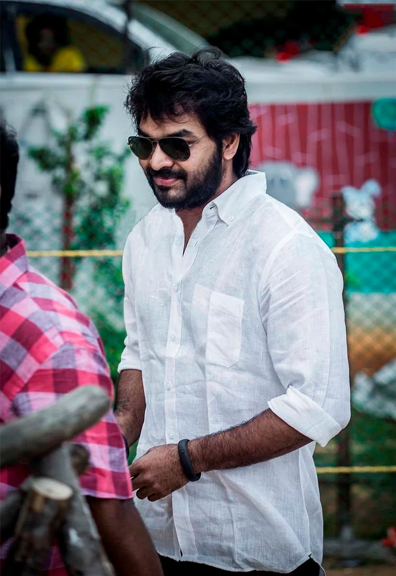 A non-bailable warrant was issued against Tamil actor Jai for not appearing in court over the drunk-driving case.