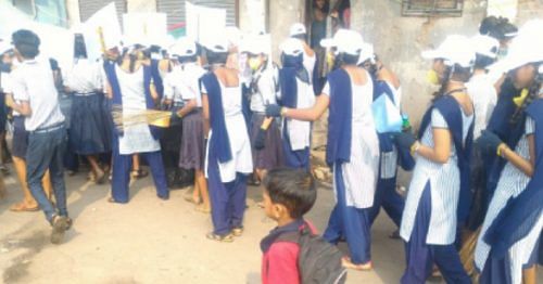 The students of a school in Navi Mumbai held a cleanliness drive near their school.
