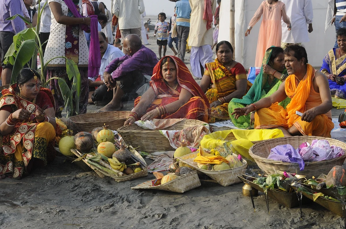 Women perform Chhath Puja rituals on the shores of the Ganga. <i>(Photo: IANS)</i>