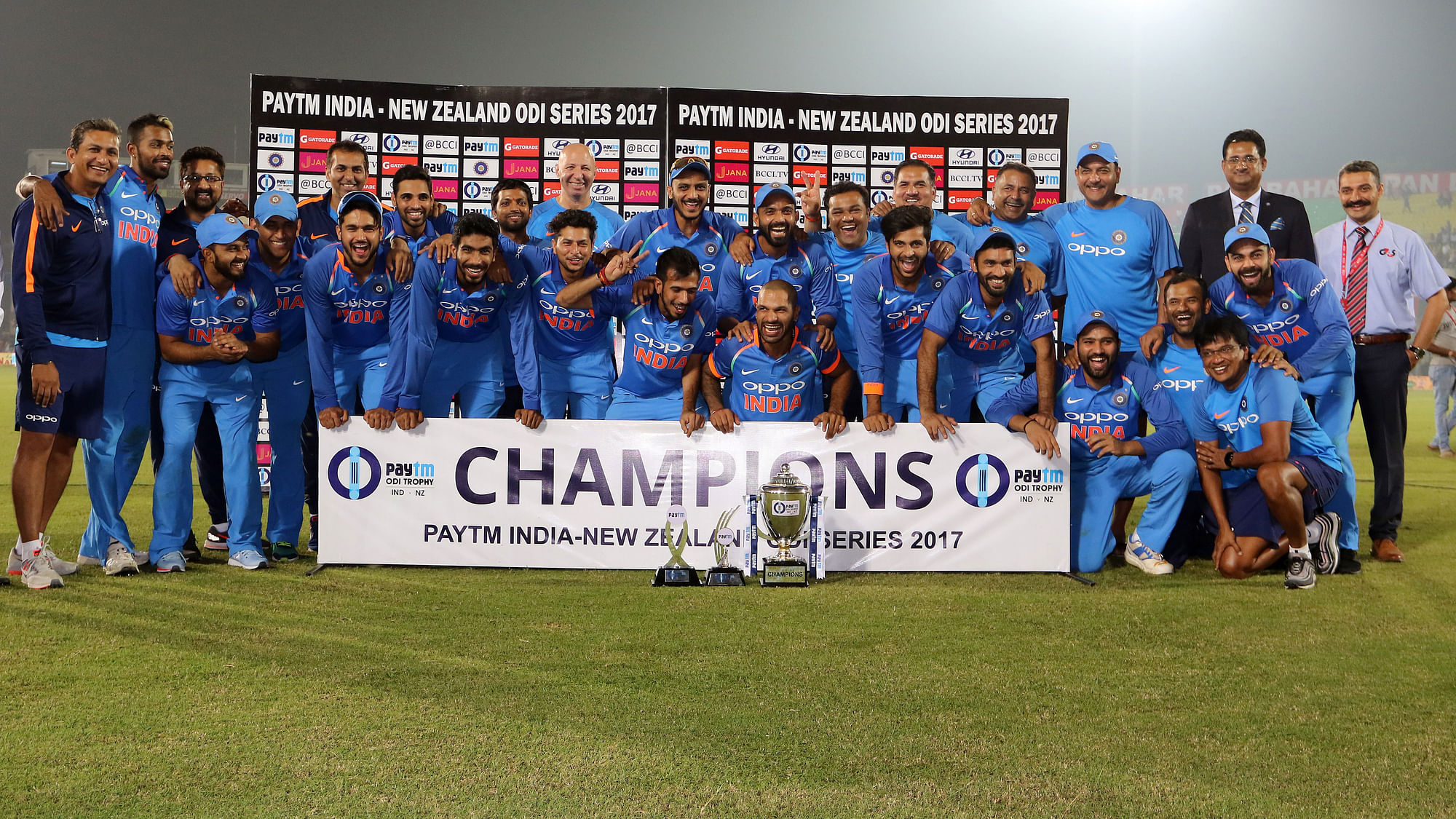 The Indian team poses for a picture after beating New Zealand in the third ODI.