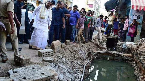 Chief Minister Siddaramaiah inspecting one of the SWDs