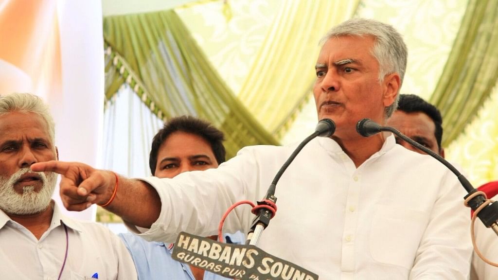 File photo of Punjab Congress president Sunil Jakhar during a campaign ahead of the Gurdaspur bypoll. 