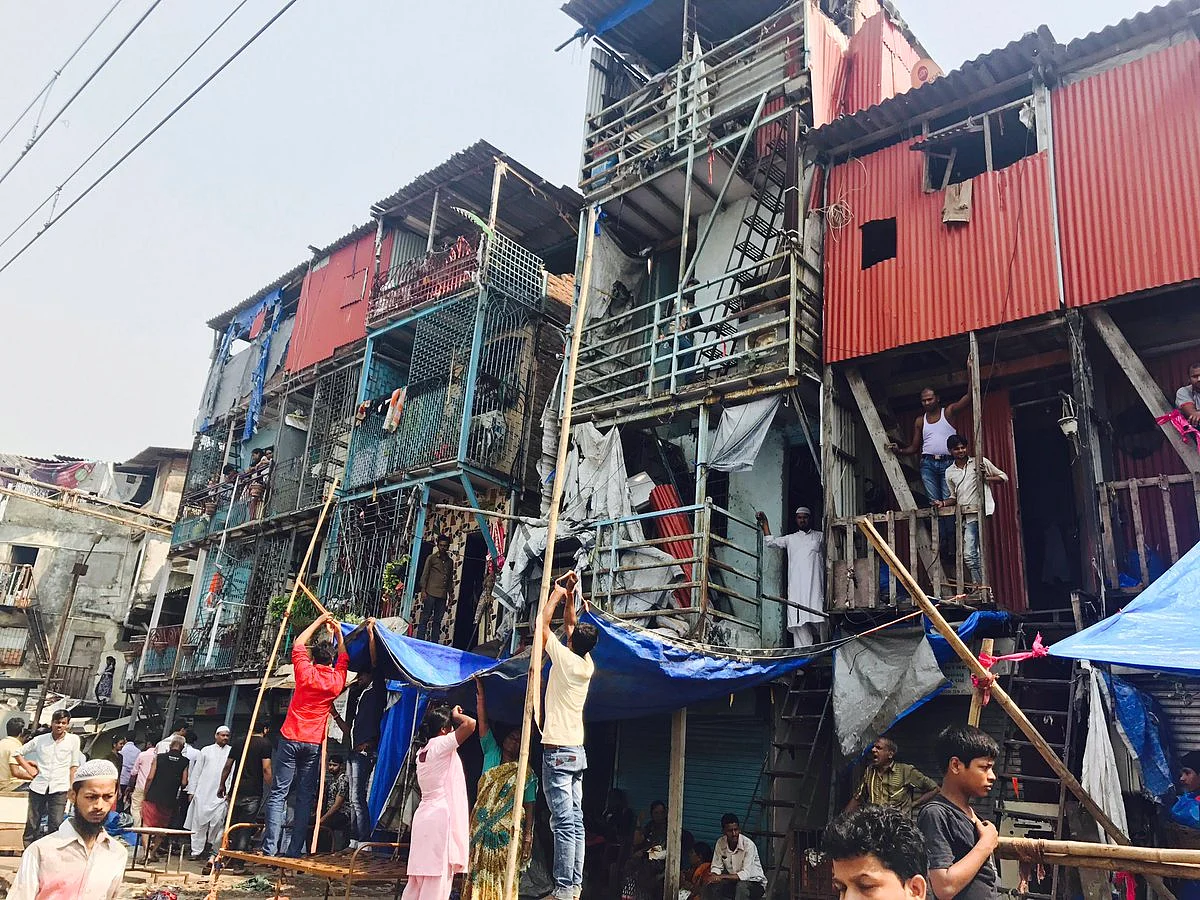 People try to rebuild and salvage whatever they can out of the ruins of the fire in Bandra slums. (Representational Image)