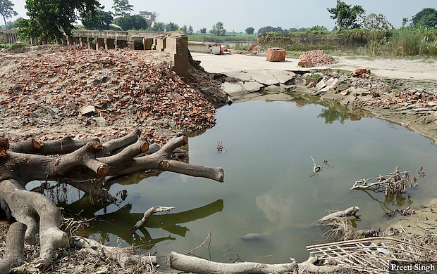 Triveni Canal breached due to the high velocity floodwater of Harbora river, providing respite to Marjadi village which would have otherwise washed away due to the rising waters.