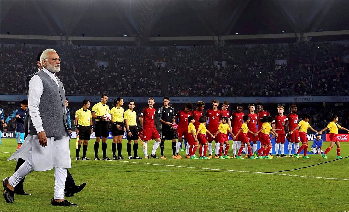 Prime Minister Narendra Modi greeted players of both, USA and India, ahead of their FIFA Under-17 World Cup match. 