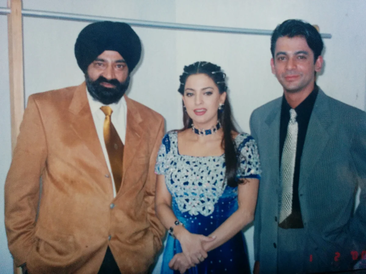Jaspal Bhatti with Sunil Grover and Juhi Chawla.