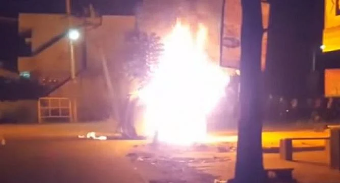 Even though they had nothing to do with the accident, three African students were attacked by a mob in Bengaluru. (Photo: <b>The Quint</b>)