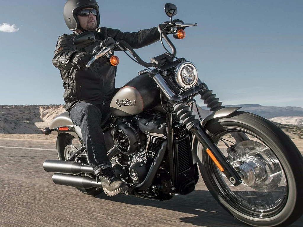 The Street Bob gets a lighter frame and is 7kg lighter
