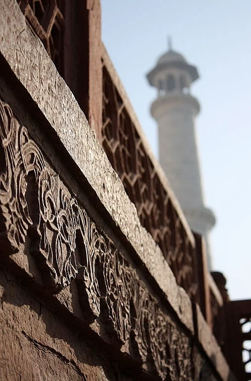 Taj Mahal’s construction was a mix of Persian, Mughal and Hindu architecture. (Photo Courtesy: <a href="http://bit.ly/2kr6WcZ">Wikipedia Commons</a>)