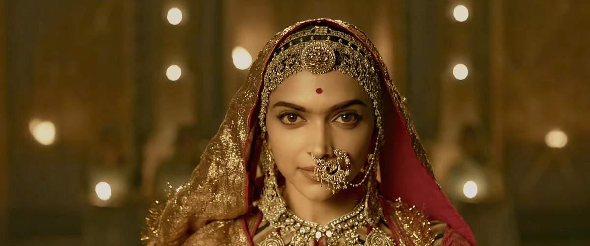 The ‘Padmvati’ trailer featuring Deepika Padukone, Shahid Kapoor, Ranveer Singh hits the spot.