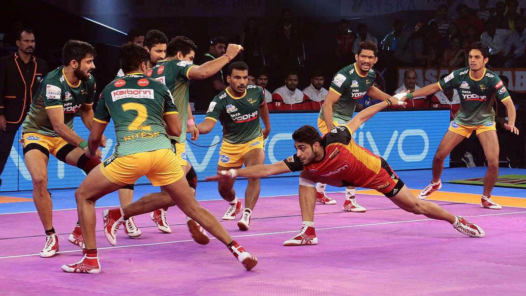 Bengaluru Bulls and UP Yoddha players in action.