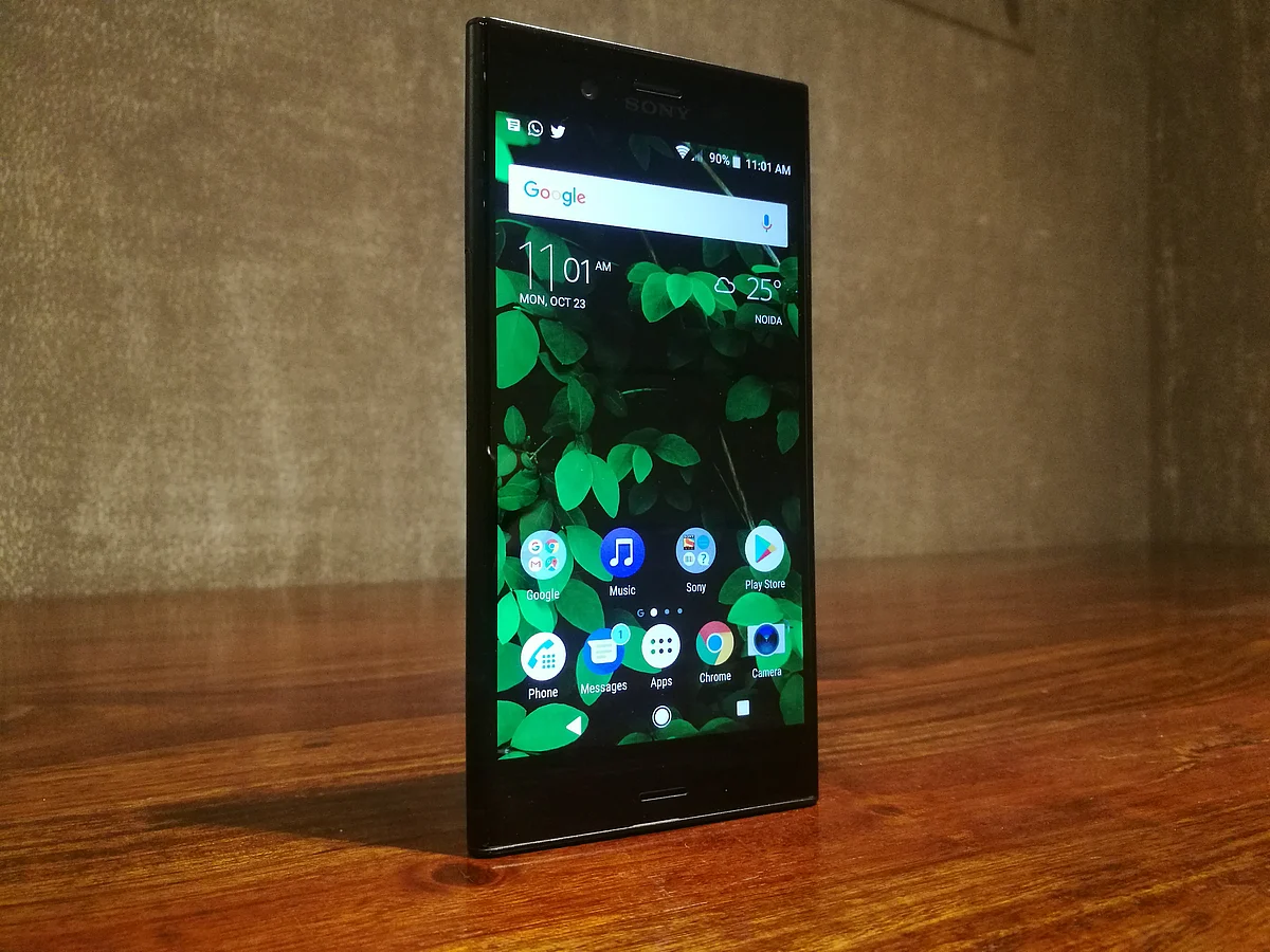 The XZ1 comes with IP68 water and dust resistance rating