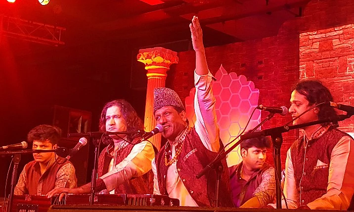 Nizami Bandhu performing Live.