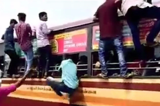 Videos of Students With Knives at Stations Surface, 4 Arrested