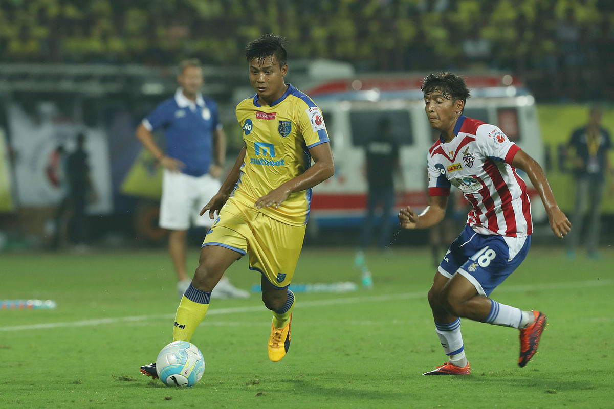 Atletico de Kolkata and Kerala Blasters played out a dull goalless draw in the opening match of the ISL in Kochi.
