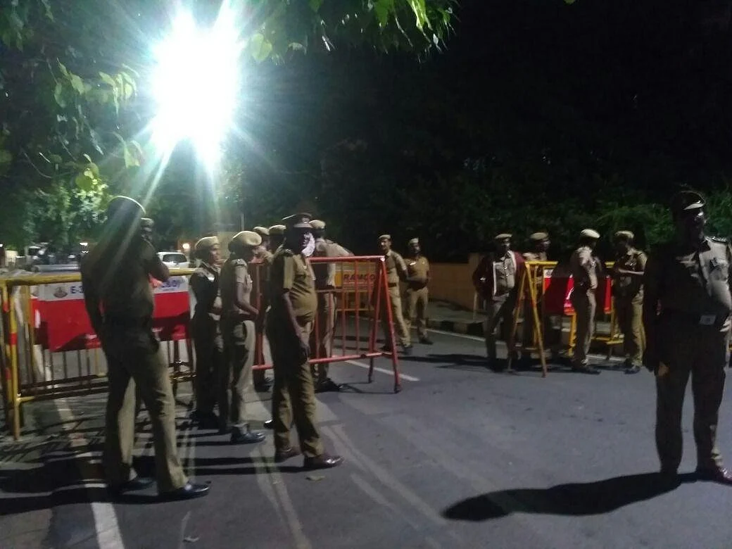 Raids at Jayalalithaa’s Poes Garden Home, Dhinakaran Blames CM
