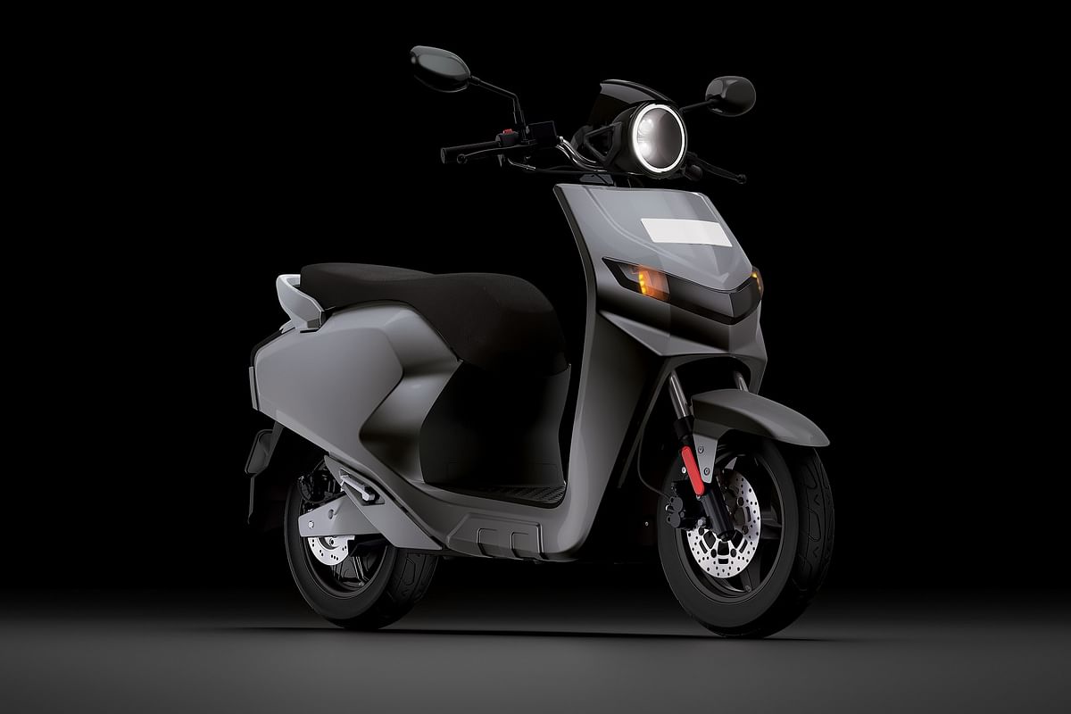 Flow can go about 80 km on a single charge and hit a top speed of 60 kmph. It features a removable battery pack.