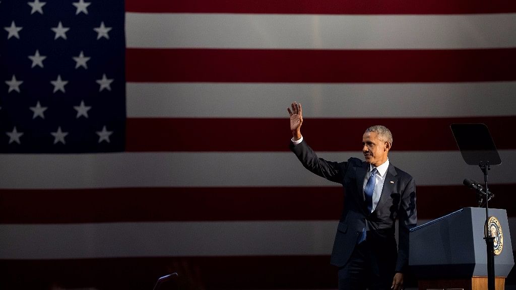  US President Barack Obama waves to the audience before delivering his farewell address in Chicago.