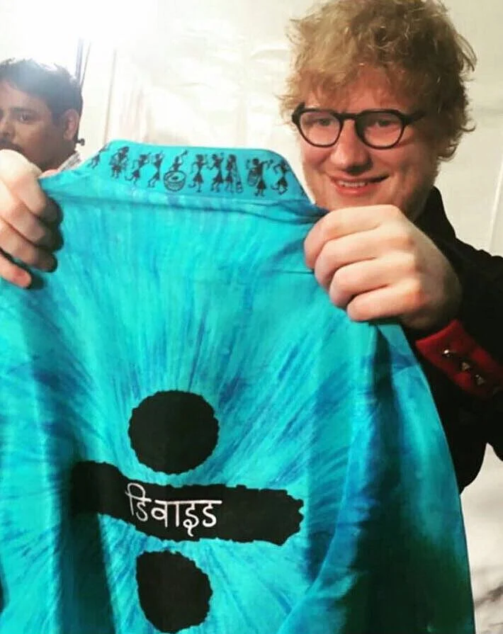 Sheeran unveiling his kurta.
