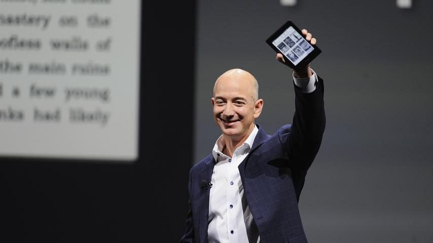  Jeff Bezos announcing Kindle at an event.&nbsp;